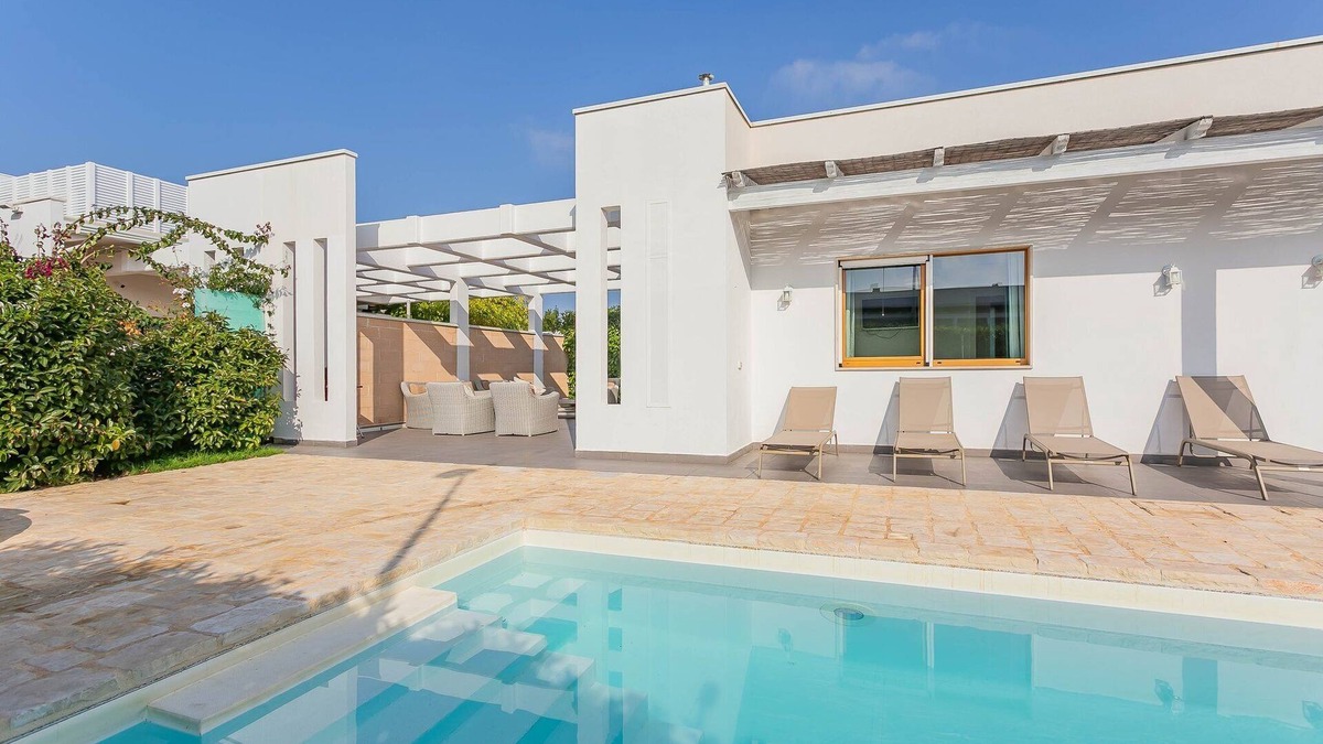 Polignano a Mare Villa | Superb Polignano a Mare Villa | 3 Bedrooms | Villa Rottocanto | Short Drive to.