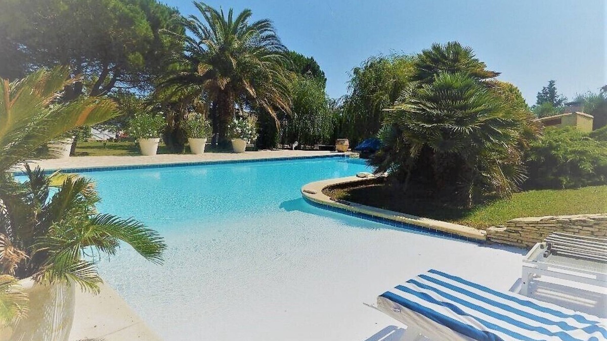 Marseillan Villa | Superb Prestige Villa Heated pool