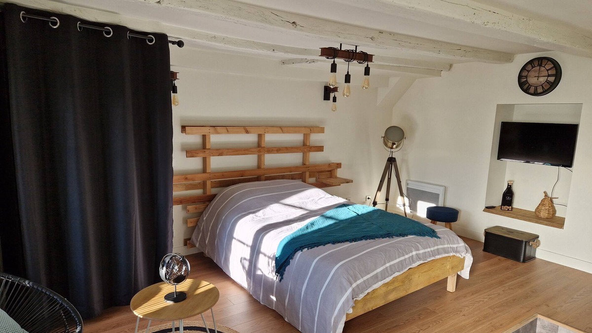 Chauvigny Apartment | Superb Studio