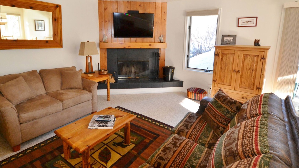 Moose Wilson Road Condo | Superb Upgraded 1 BR/BA King Bed End Unit in the Newest Building in The Aspens!