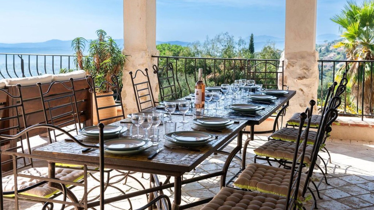 Tourrettes-sur-Loup Villa | Superb Villa A/C , heated pool , panoramic sea views & great village location