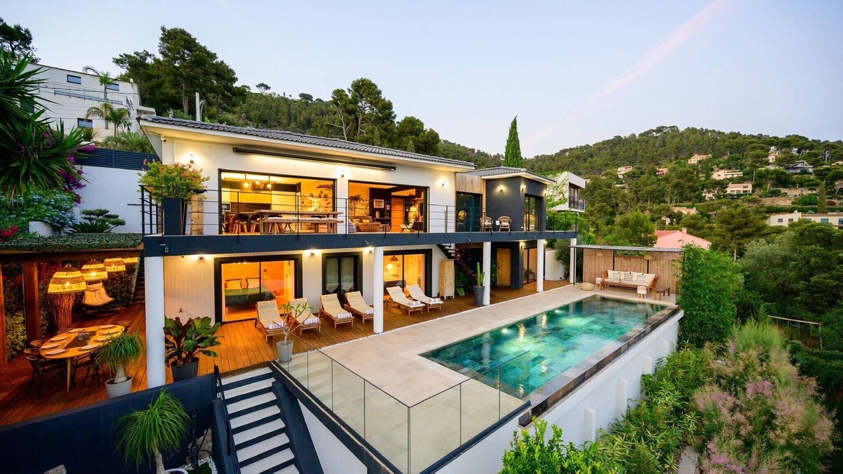 Carqueiranne House | Superb Villa Cali Sun Blue in Carqueiranne with magnificent sea view