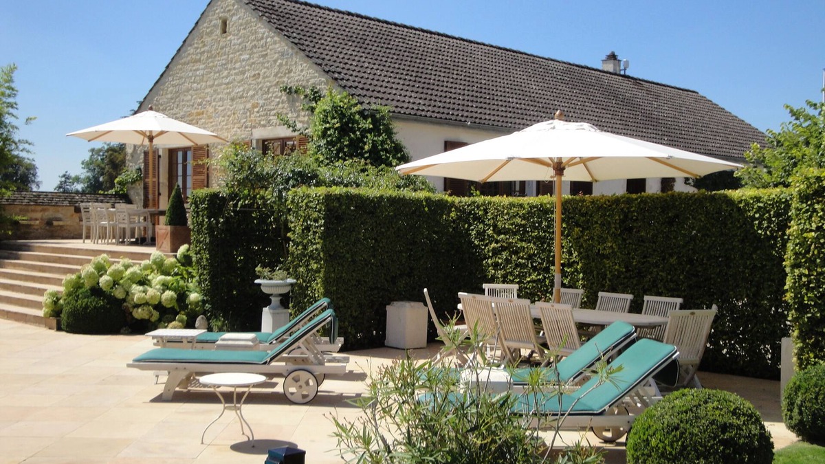 Meursault House | Superb villa with view on vineyards, 100 m² swimming pool secured by electric cover