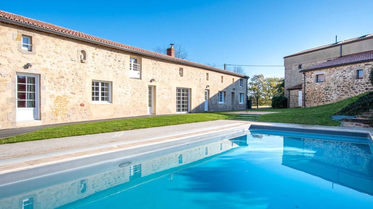 Saint-Aubin-des-Ormeaux House | Superbe Gite 15 Personnes au Bord de La Sèvre Nantaise Proche Puy du Fou