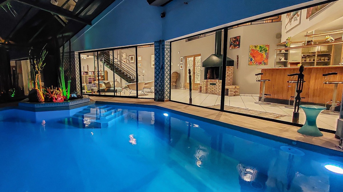 Port House | Superbe Maison en Bord de mer Avec Piscine Intérieure Chauffée