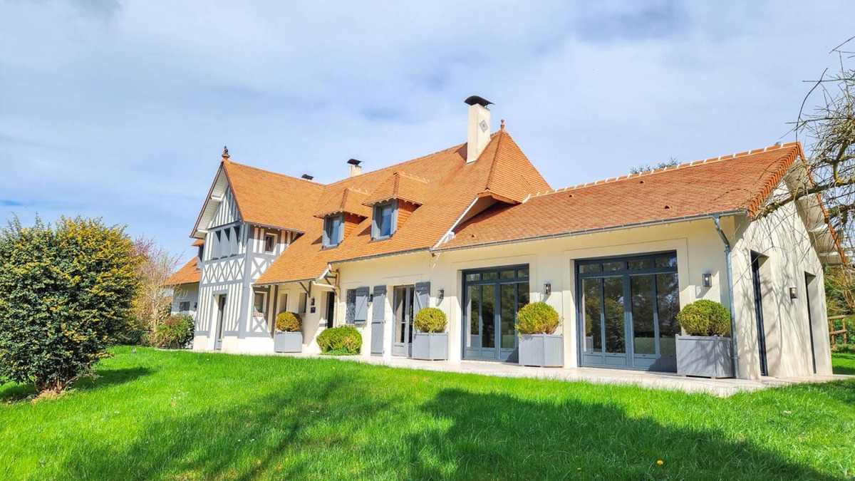 Canapville House | Superbe Maison Proche Deauville, 13 à 15 Personnes, Grand Terrain, Wifi