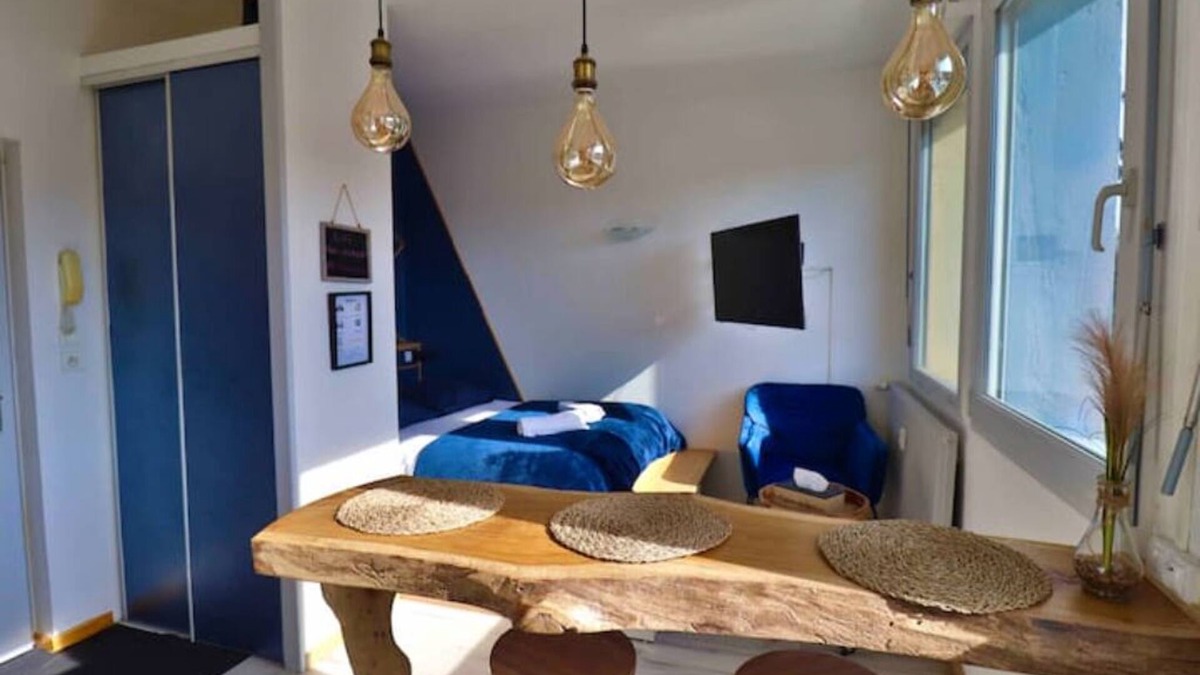 Montbeliard Apartment | Superbe Studio Cosy Atypique 3 Étoiles
