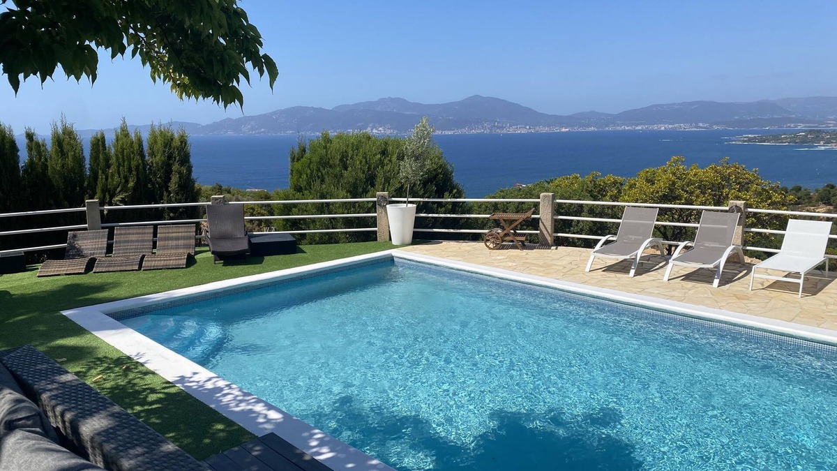 Pietrosella House | Superbe villa avec vue exceptionnelle sur le golfe d’Ajaccio.