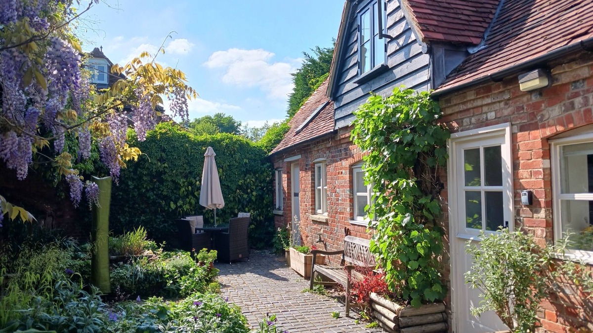 Wallingford Cottage | Superbly converted stables in beautiful countryside