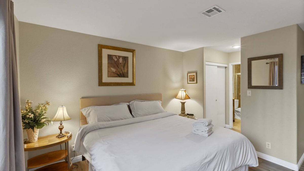 Spring Valley Apartment | Superhost 5 Star ⭐ Service Spacious 2 Bedrooms