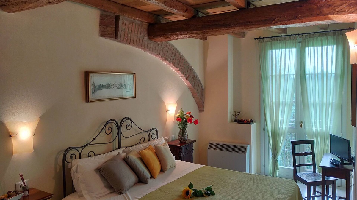 Malalbergo Other | Superior double/twin room with garden view in 16th century farmhouse