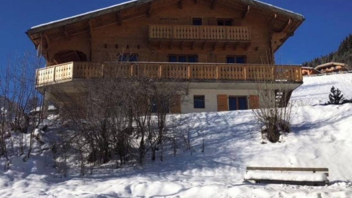 La Cote-d'Arbroz Ski Chalet | Superior Chalet