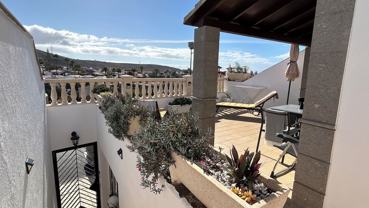 Arguineguin Apartment | Superior Deluxe home With Mountain Town & sea viewsnSat T:V & 5g Wifi