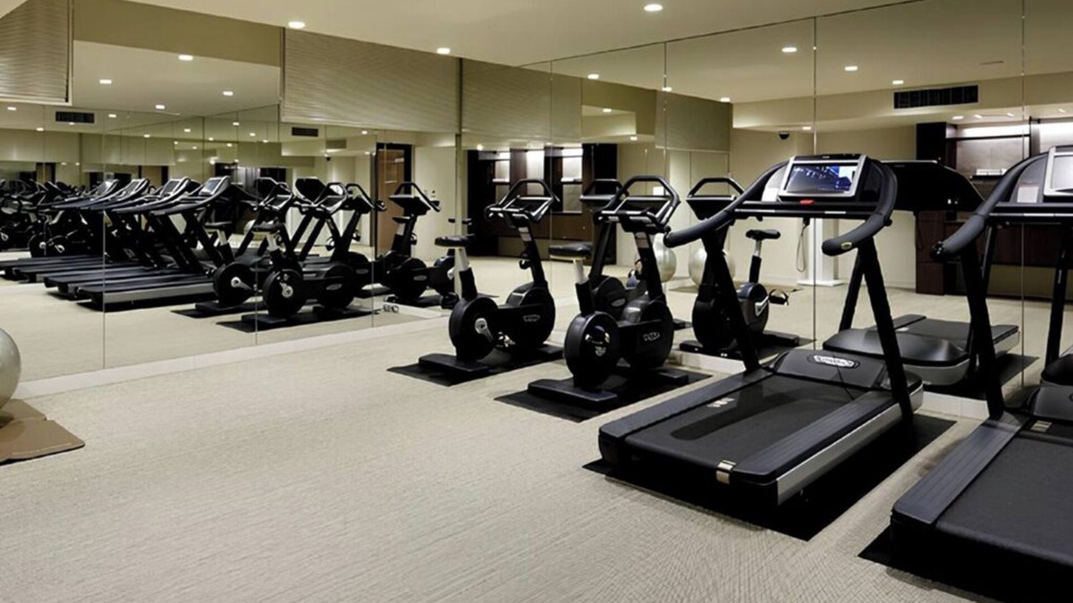 Minato Hotel | Superior Double hotel with AC, WiFi, fitness room in vibrant Minato City