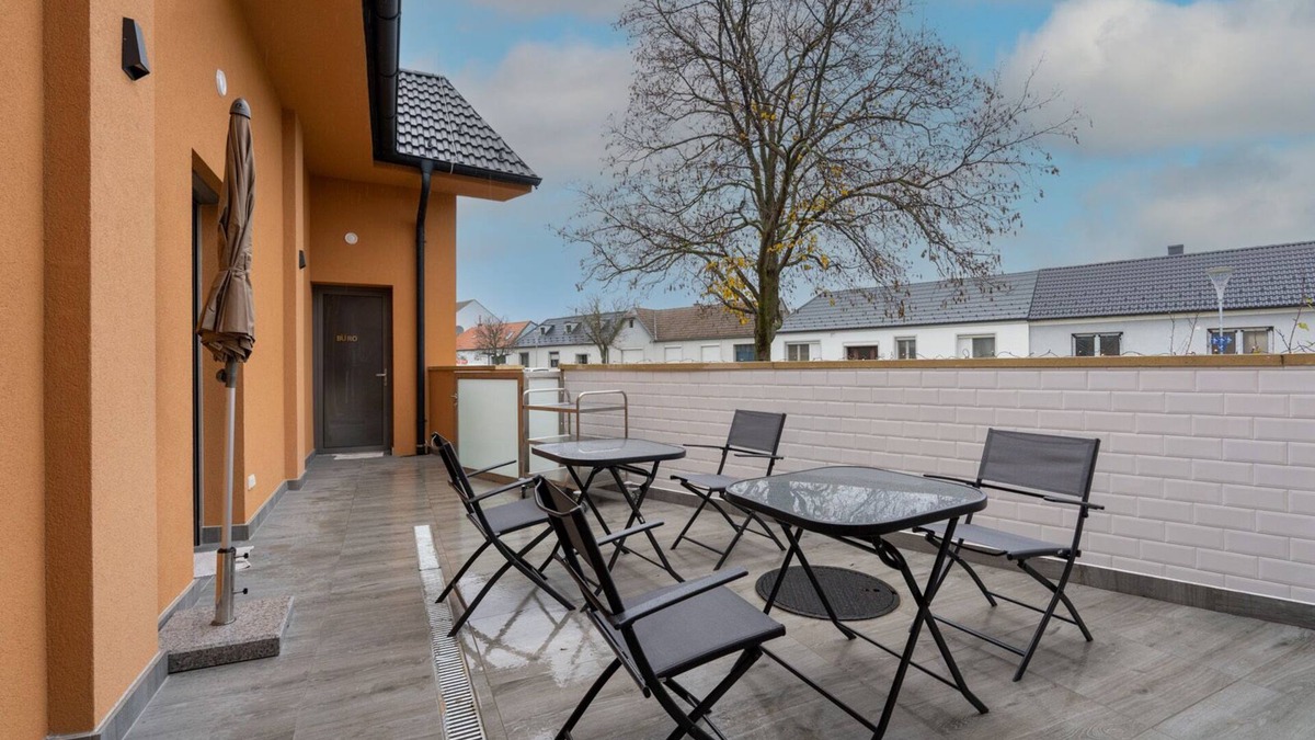 Parndorf House | Superior double room with terrace - sunny Pannonia