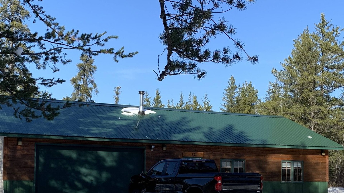 Isabella Cabin | Superior National Forest getaway Cozy comfortable cabin. (Outhouse)