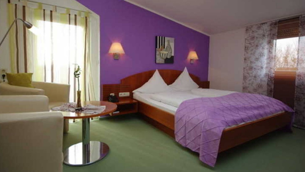 Gross-Umstadt House | Superior Room (1 Person) - Hotel Jakob