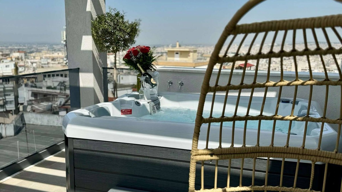 Sykies Apartment | Superior Suite with Sea View