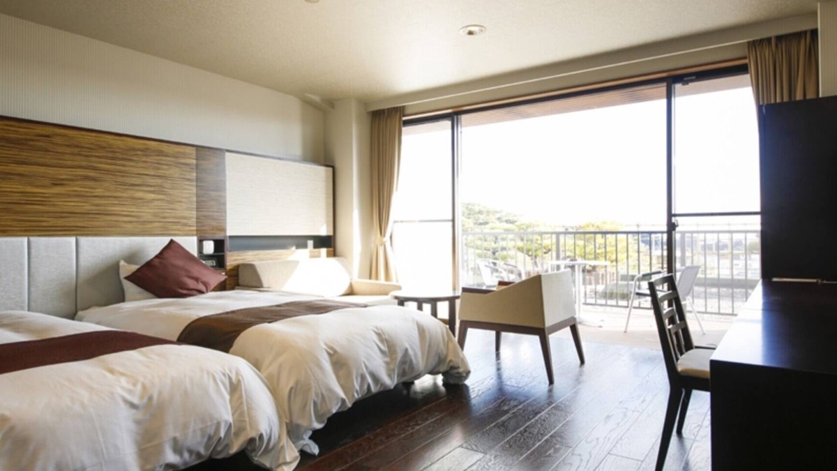 Osatsucho Hotel | Superior Twin with Terrace vs New 36 No Sm/Toba Mie