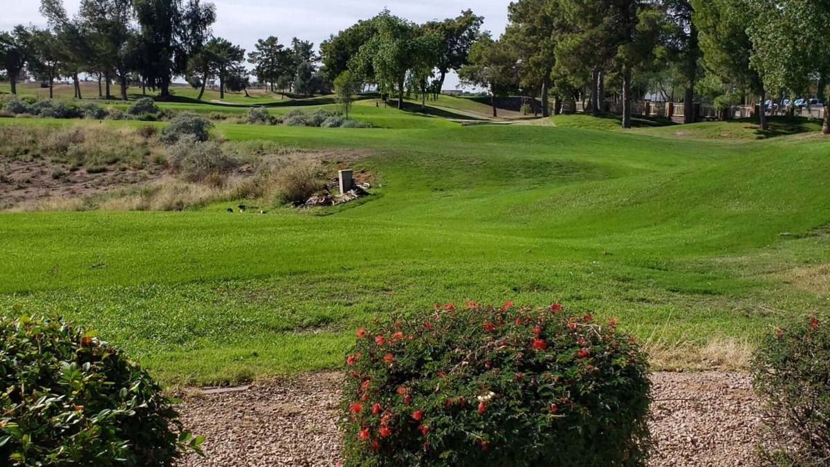 Superstition Lakes Condo | Superstition Lakes Golf Condo in Mesa - Discounts for Weekly & Monthly Stays!