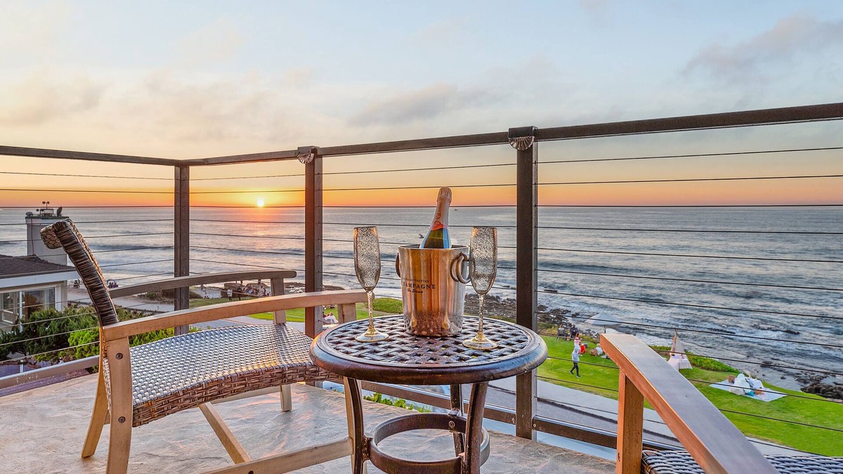 Village of La Jolla Condo | Sur La Mer, beachfront, tidal pools!