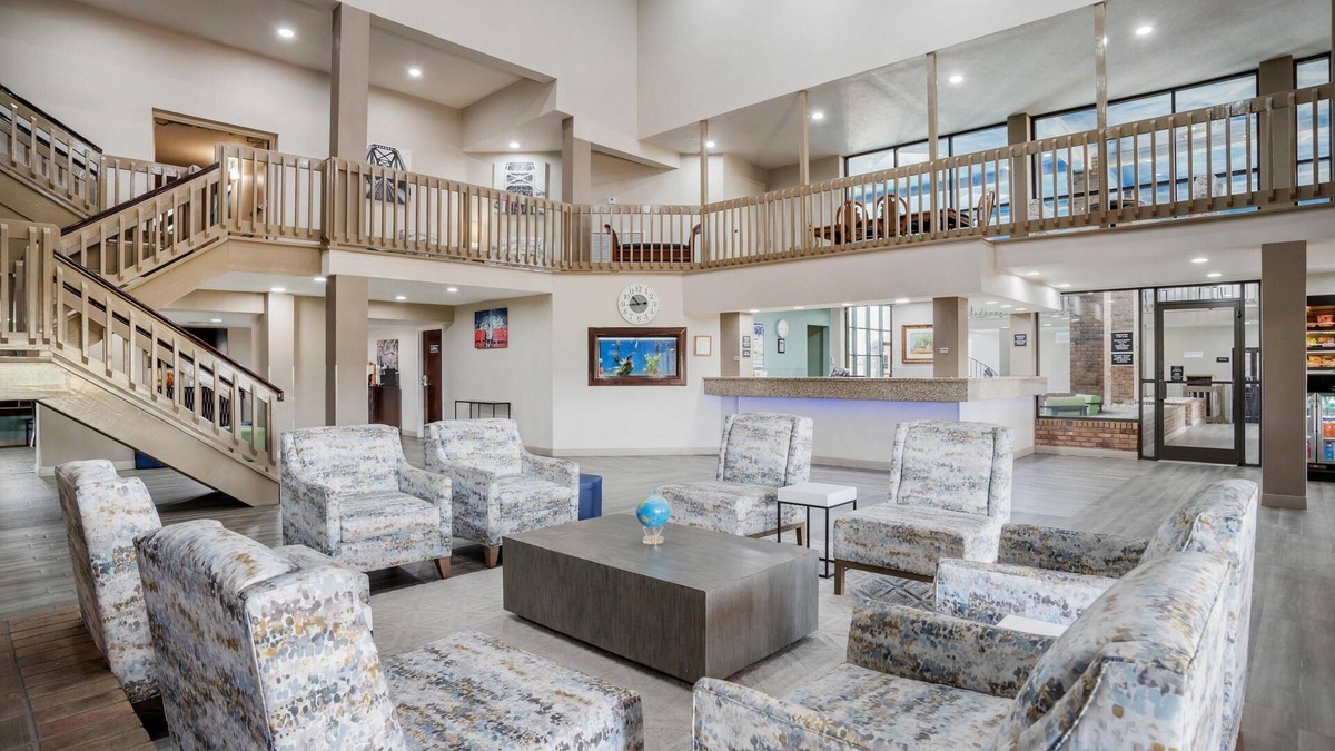 Greenwood Hotel | SureStay Plus Hotel by Best Western Greenwood