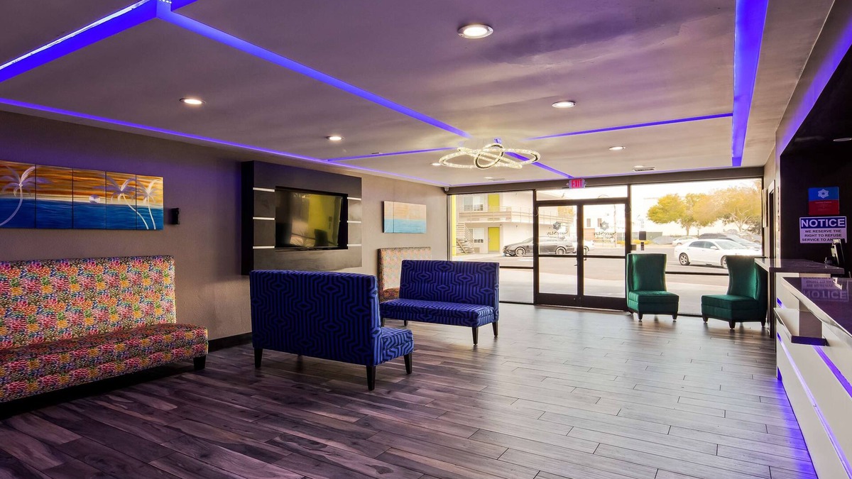 Point Richmond Hotel | SureStay Plus Hotel by Best Western Point Richmond