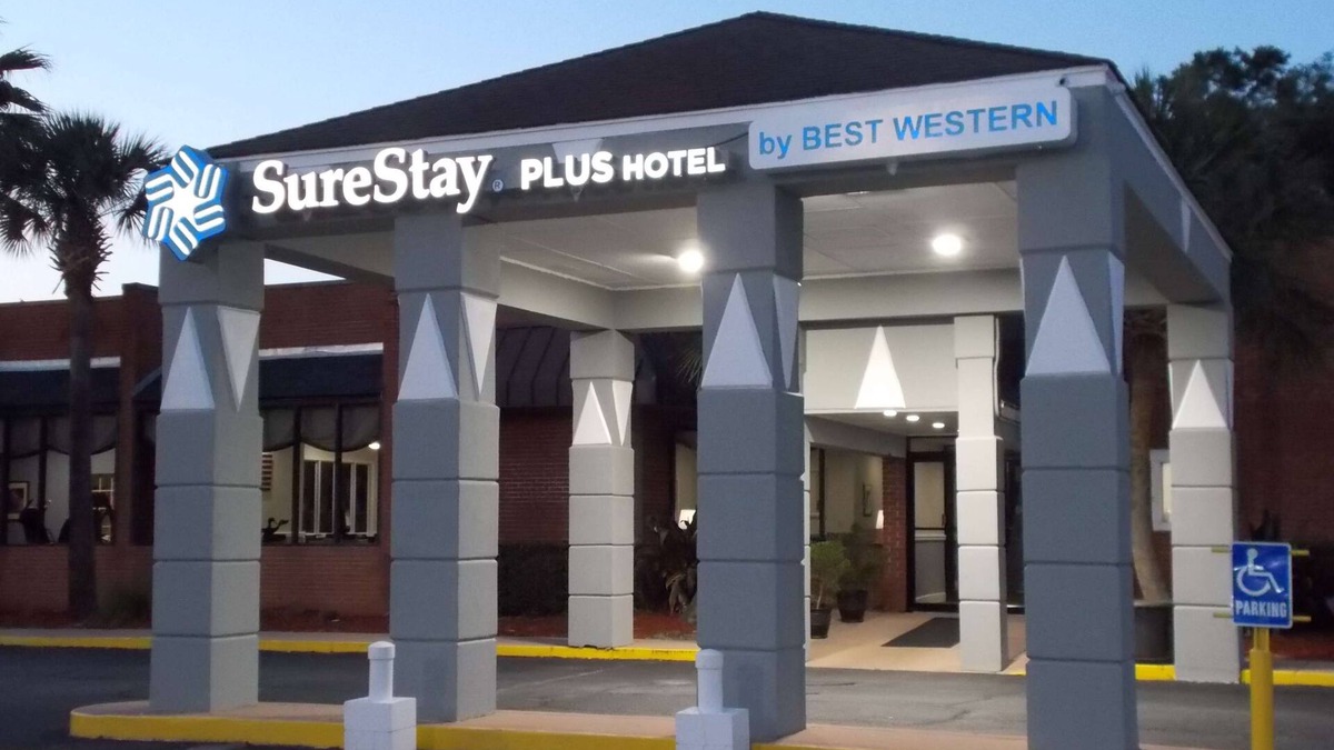 St. Marys Hotel | SureStay Plus Hotel by Best Western St Marys Cumberland