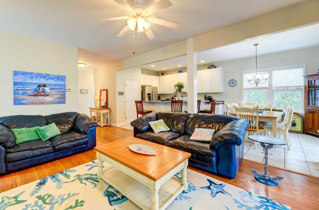 Island Oaks House | Surf City Vacation Rental Walk to Beach!