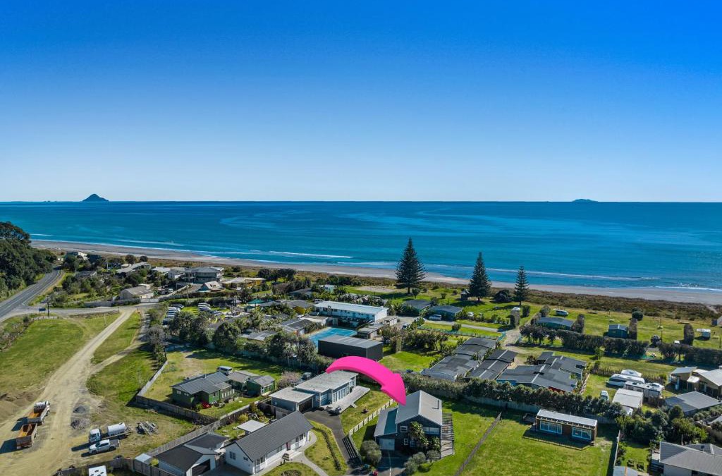 Waiotahi House | Surf n Sand n Summer Vibes