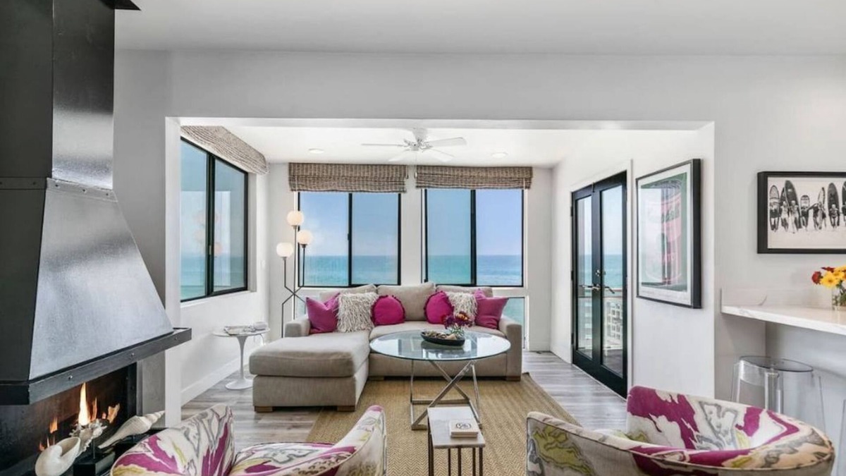 Los Angeles County House | Surf Sand Sun.The Malibu Mystique