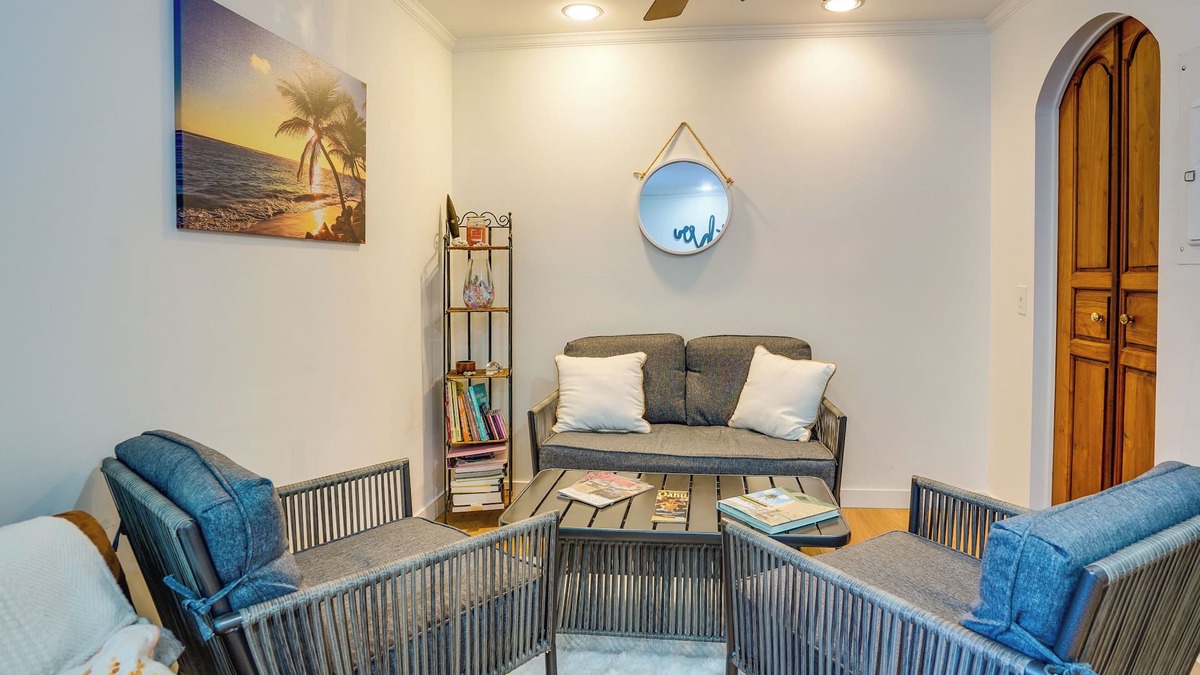 Waialua Condo | Surfer's Paradise: Waialua Condo Steps to Beach!