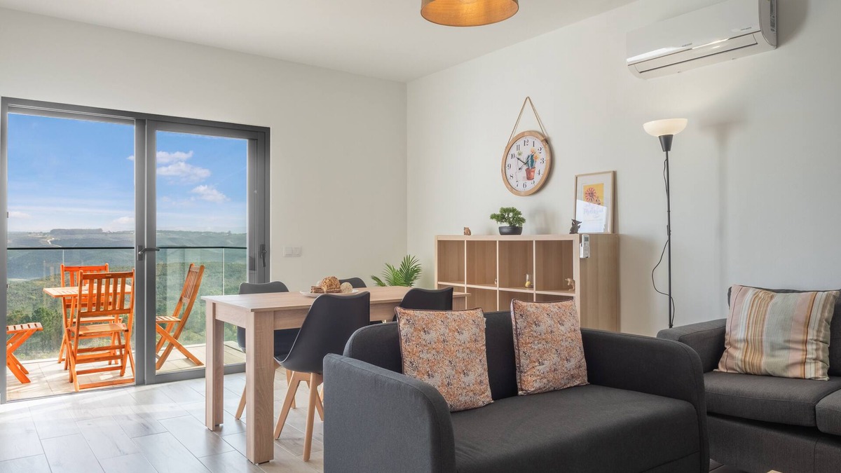 Aljezur Apartment | Surfer's Pitstop Apartment