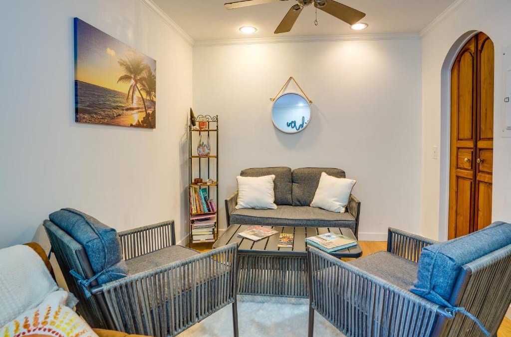 Waialua Apartment | Surfers Paradise Waialua Condo Steps to Beach!