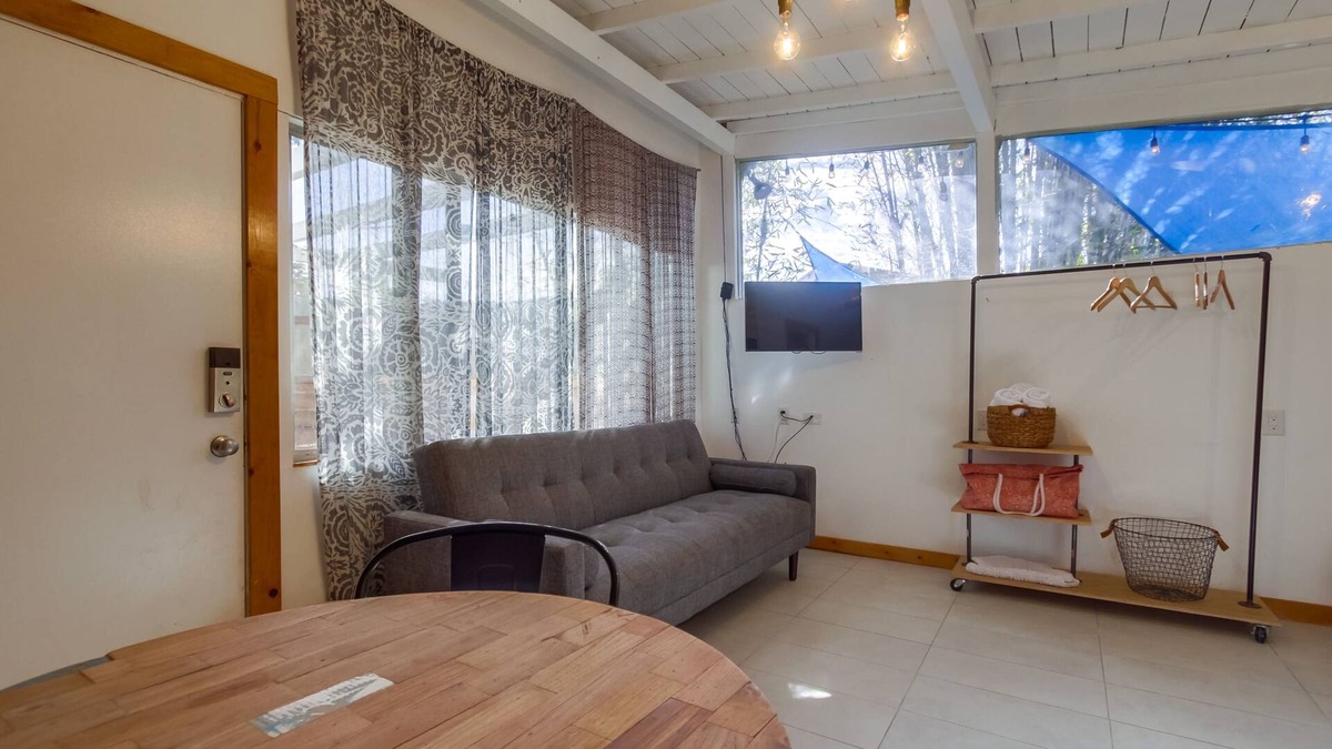 Olde Carlsbad Apartment | Surfers Pearl in quiet and Sunny Carlsbad. Close to Oceanside