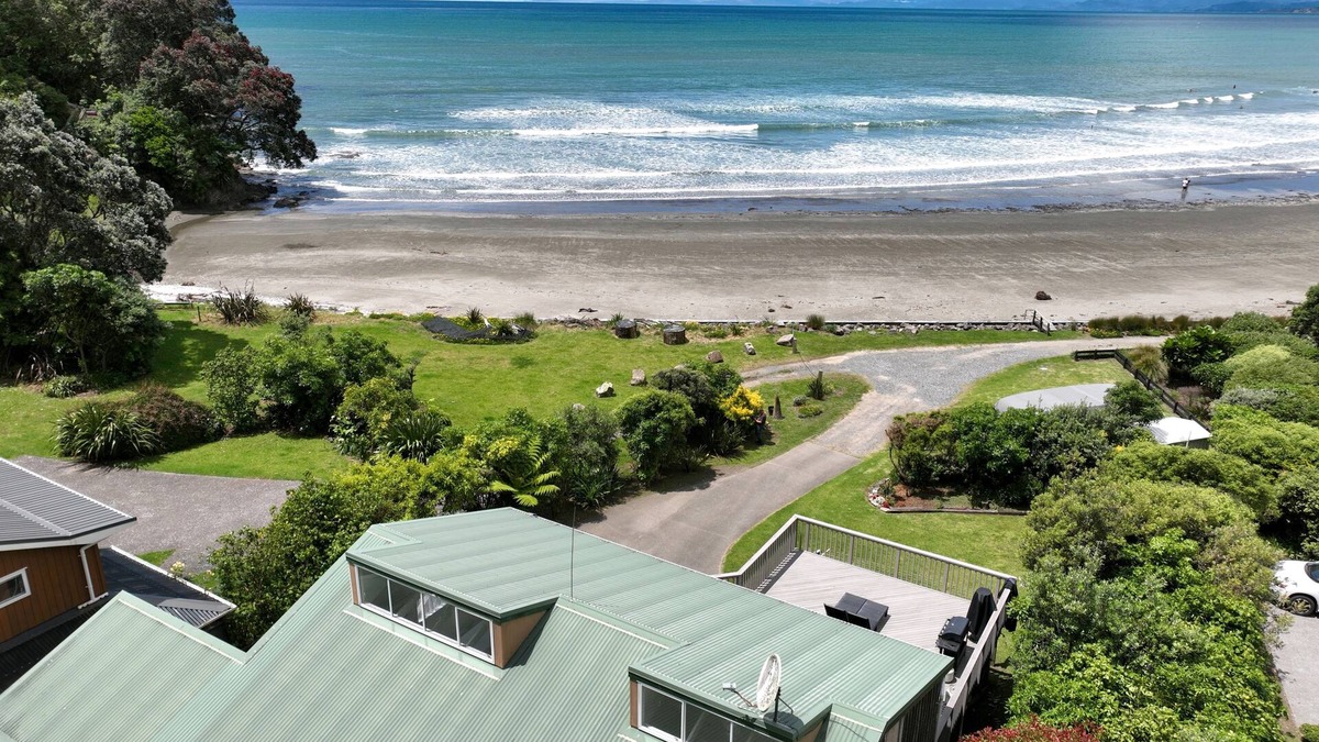 Ohope House | Surfs Reach - a stunning beachfront retreat