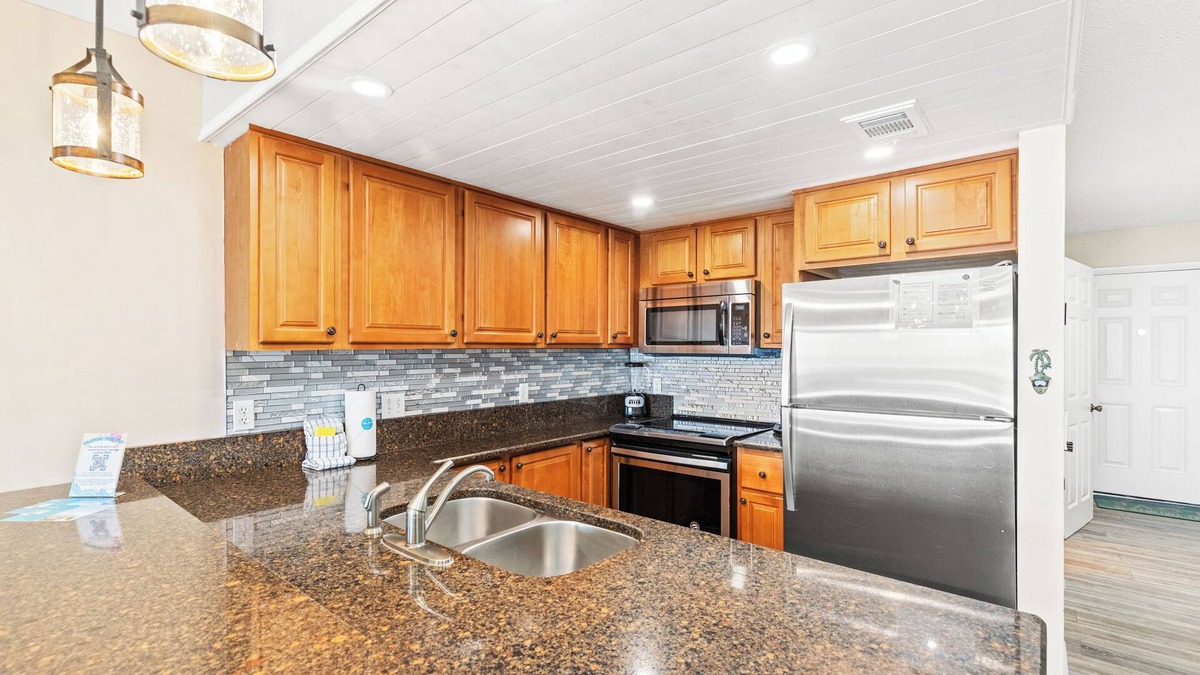 Bel Air House | Surf’s Up! Pet-friendly, 2BR 3BA Beachfront Townhouse, Sleeps 8!