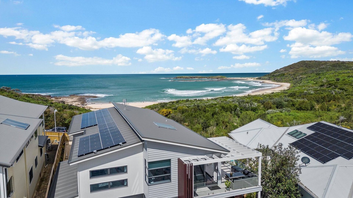 Catherine Hill Bay House | Surfside - Beachfront Deluxe, Pool, Spa & Much More!
