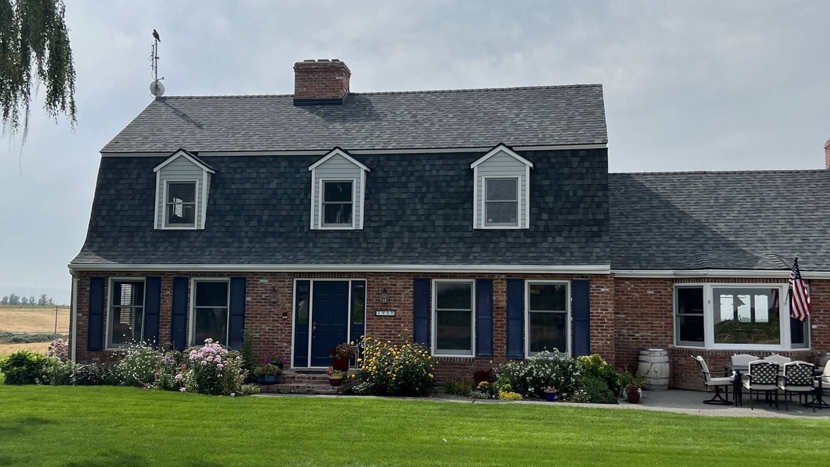 Walla Walla House | Surrounded by 22+ Southside wineries - most w/in walking distance. Pickle Ball.