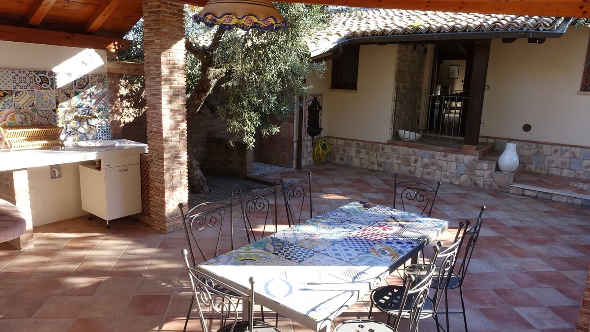 Spigno Saturnia House | Surrounded by greenery near the sea (Rosa cottage)