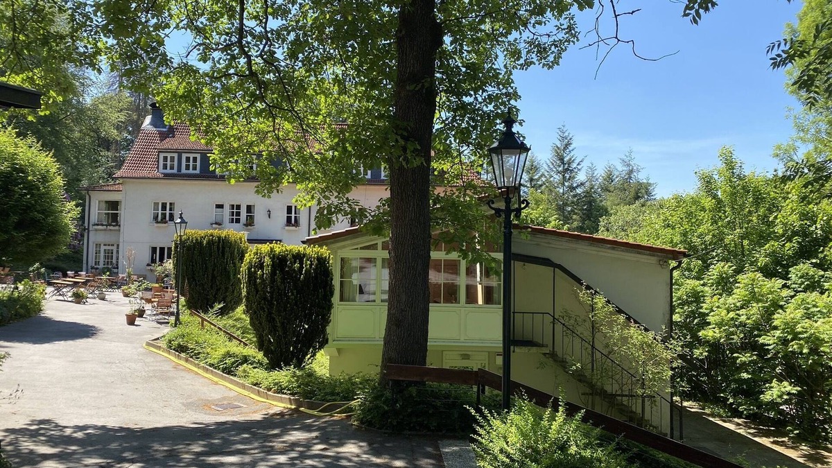 Elberfeld Apartment | Surrounded by greenery, yet centrally