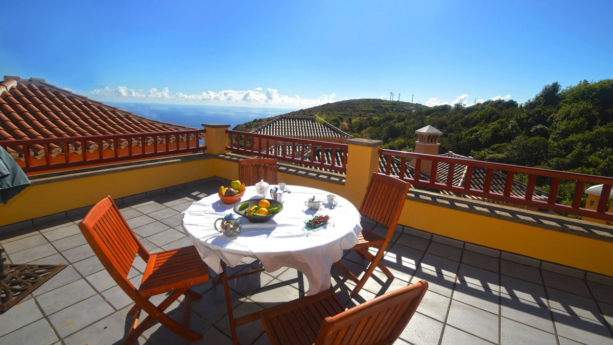 El Granel Cottage | Surrounded by orchards and close to Santa Cruz de La Palma
