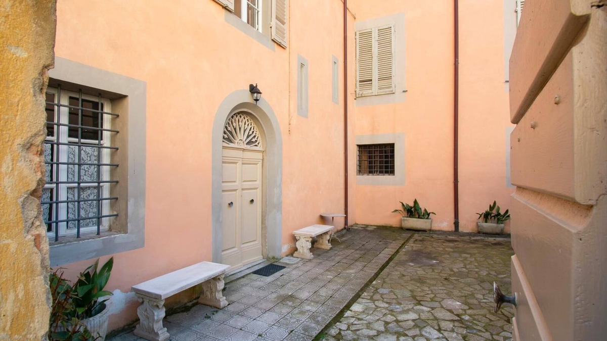 Calci House | Susanna's little palace within the castle walls