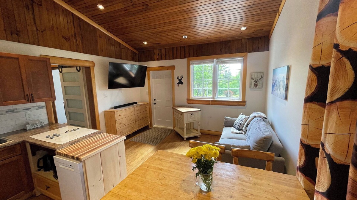 Amherst Ski Chalet | Sutherlands Lake Chalet, the perfect getaway from the everyday!