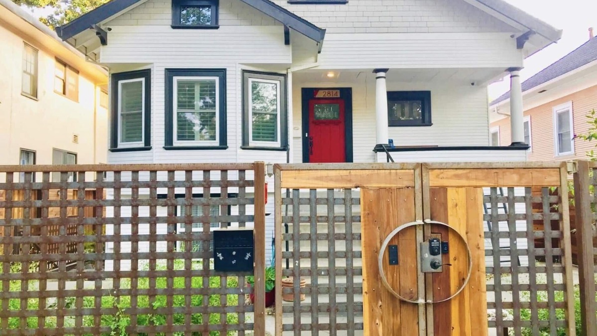 Central Sacramento House | Sutter Midtown 3bd Historic Home w/Swimming Pool *Virtual Tour