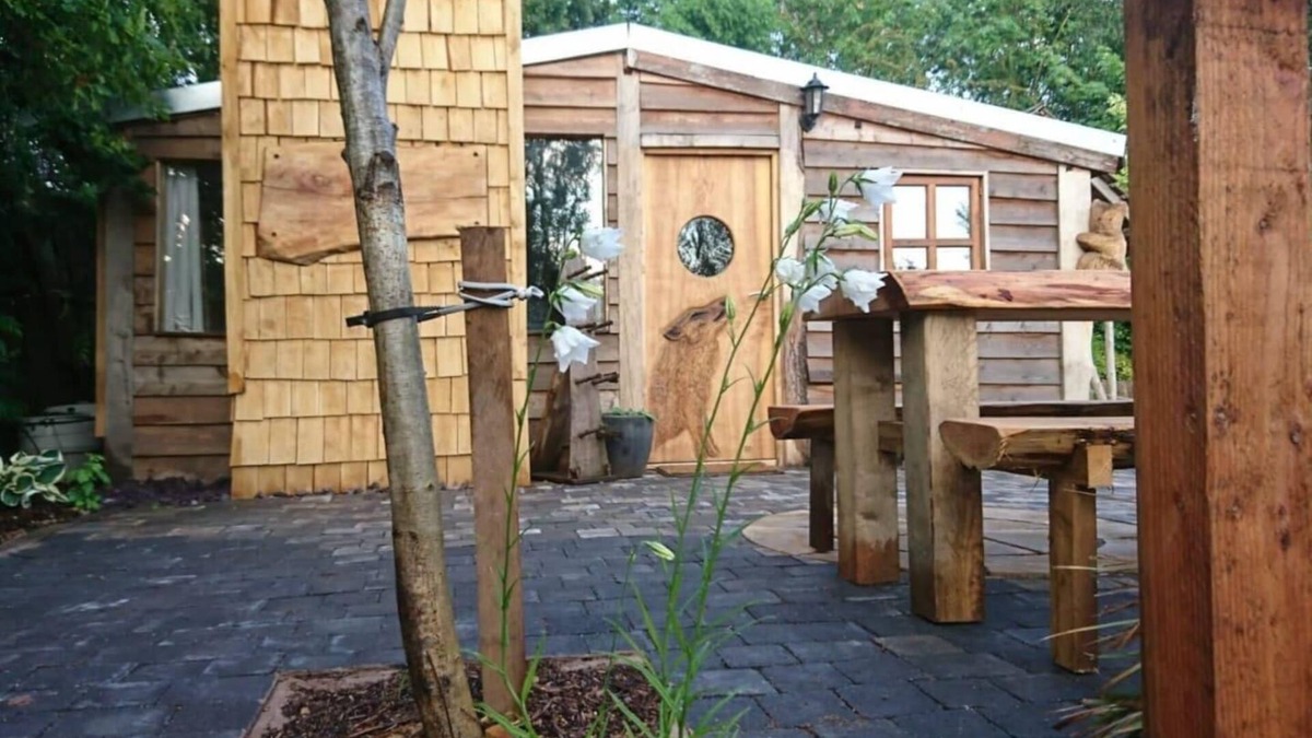 Hatherton House | Sutton Coldfield 2-Bed Caravan, Parking & Bar-B-Q