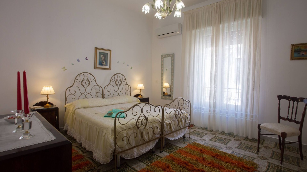 Niscemi Apartment | Sveva, The colorful comfort sea, art, folk