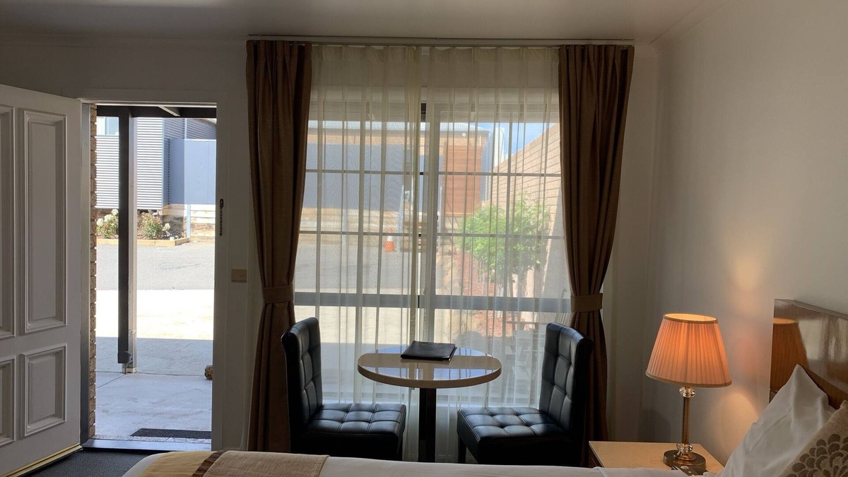 Yass Hotel | Swaggers Motor Inn