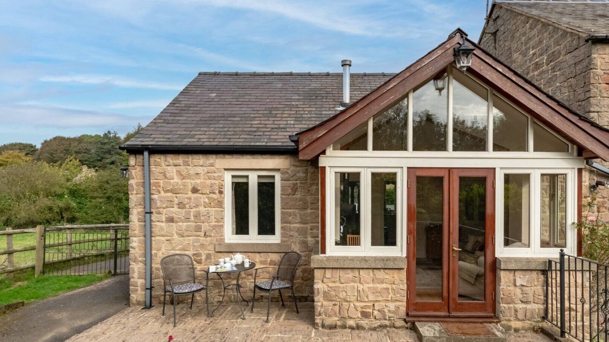 Birchover House | Swallows Nest - One Bedroom House, Sleeps 2