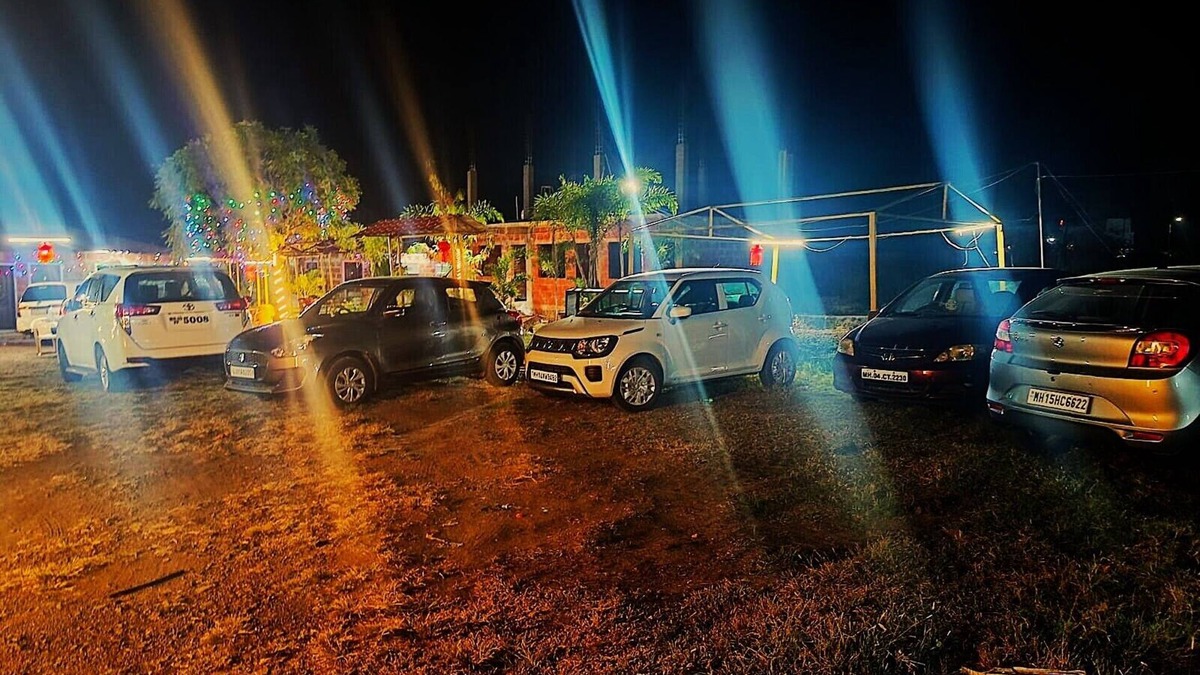 Akalkot Hotel | Swami Om Bhakt Nivas